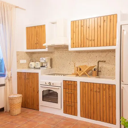 Traditional House Meloi