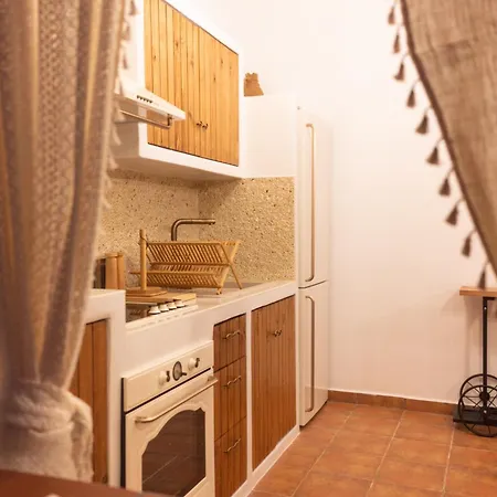 Traditional House Meloi 斯科拉